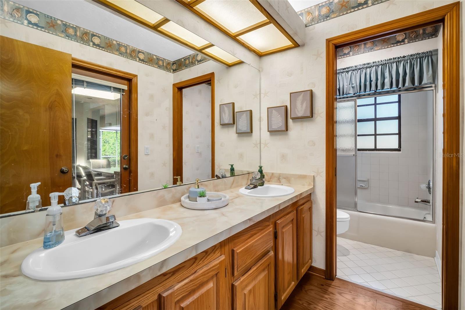 Guest bath, pool access
