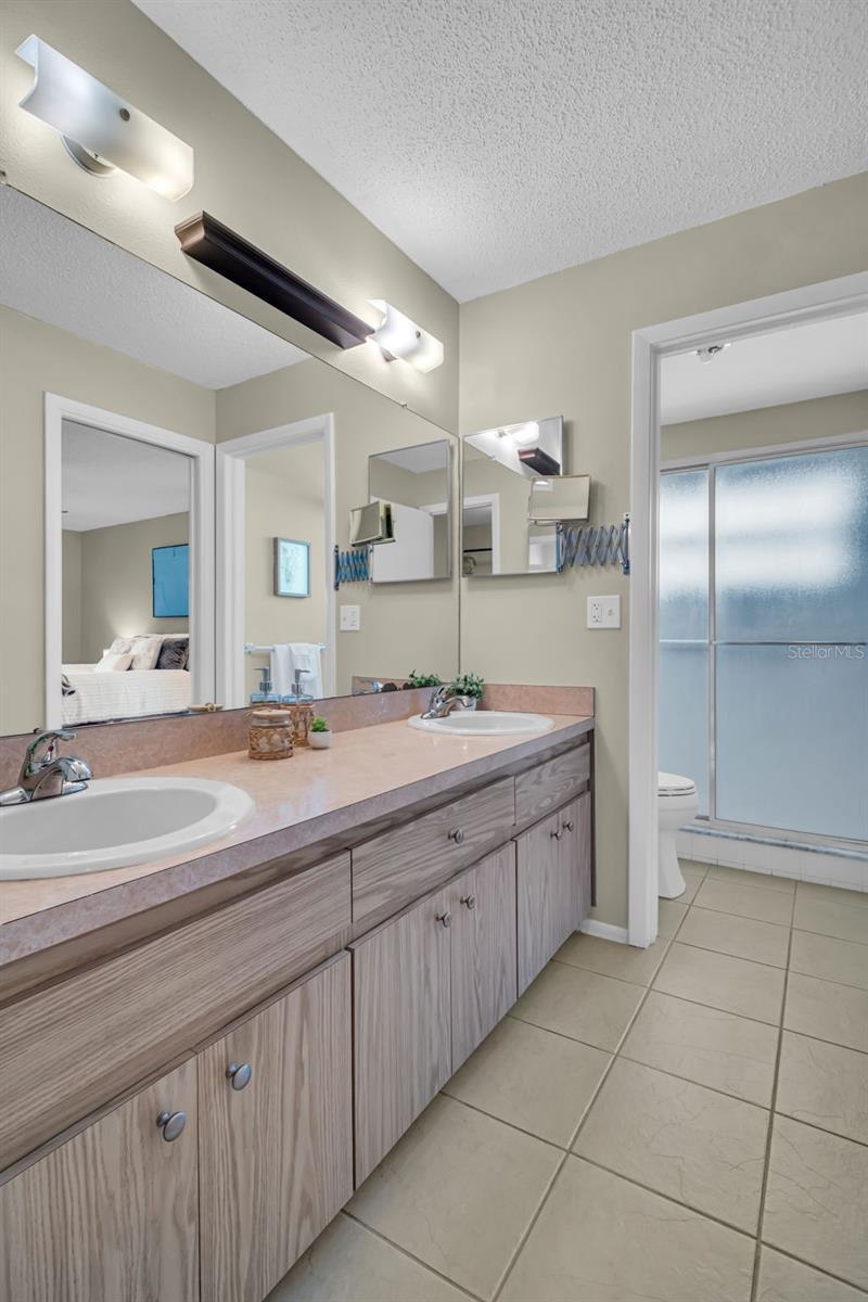 Primary bath