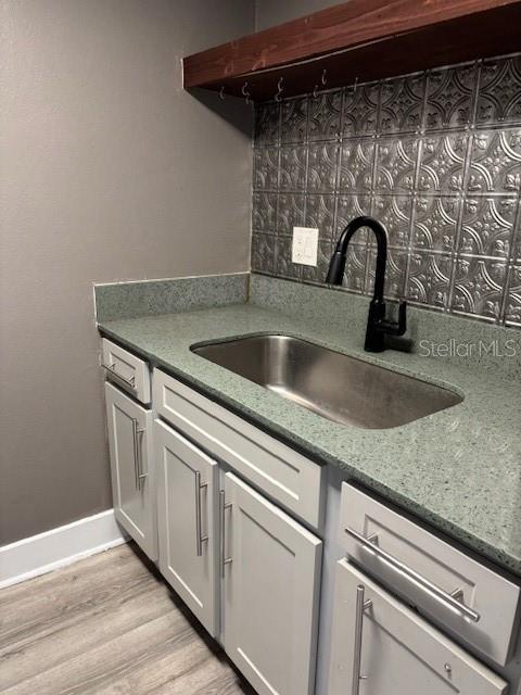 sink & kitchen storage