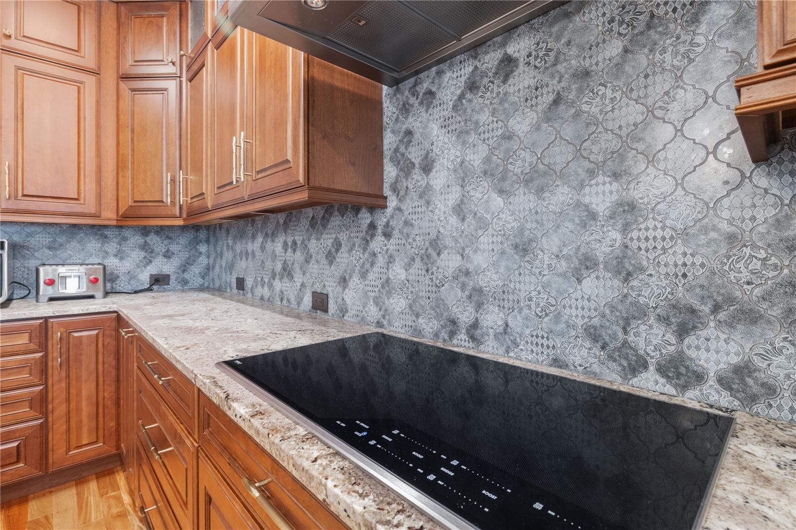 Stove to Ceiling Marble Tile