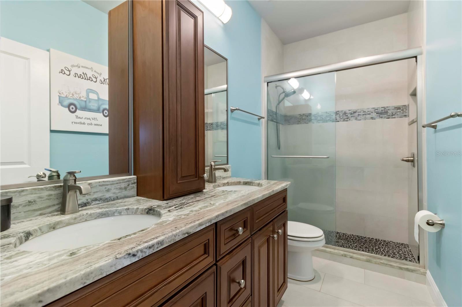 Upstairs Full Bath