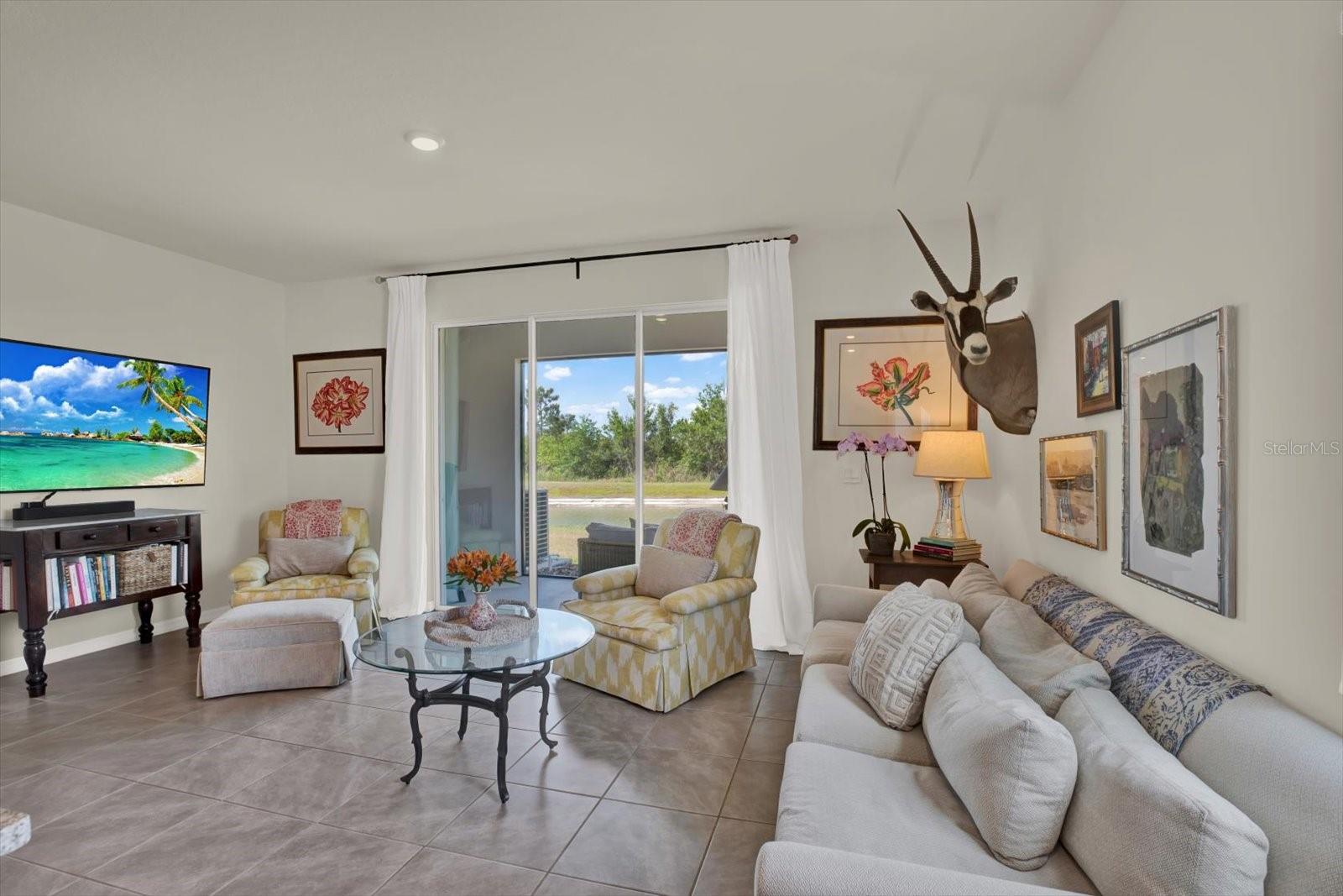 LIVING AREA