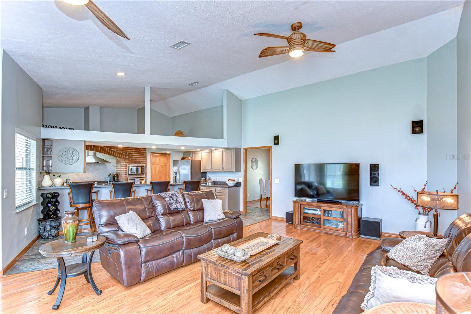 Open floor plan!