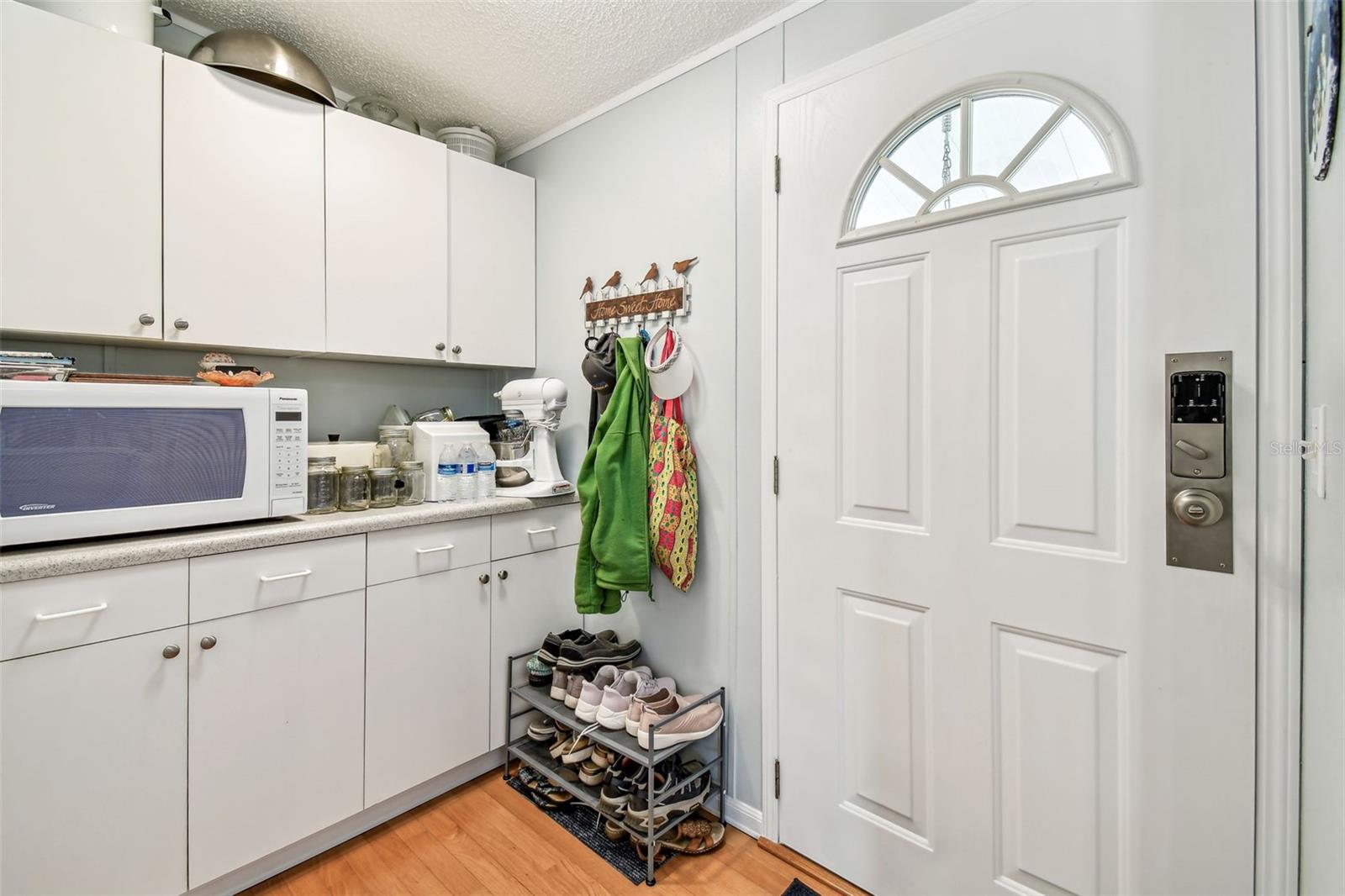 Additoinal storage area off Kitchen