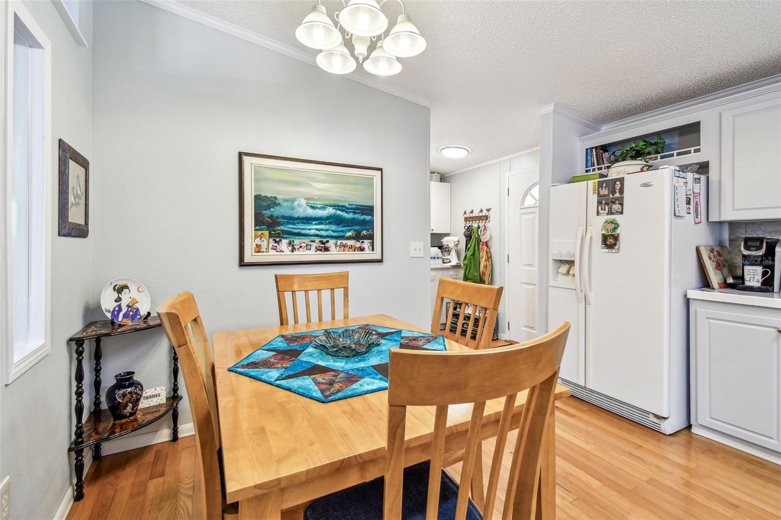 Eat-in space in Kitchen