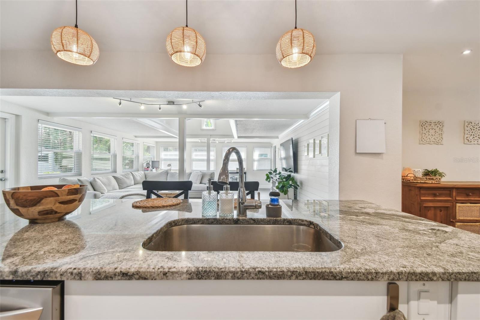 Spacious center island great for cooking counter space and entertaining!
