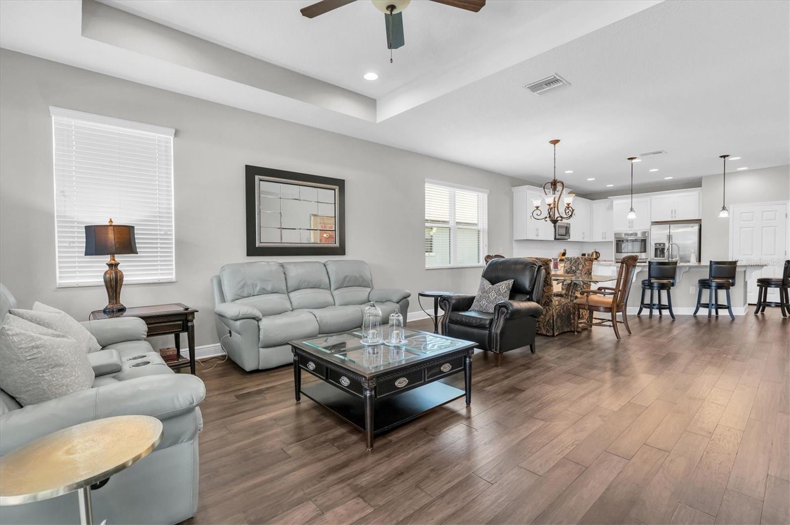 OPEN FLOOR PLAN