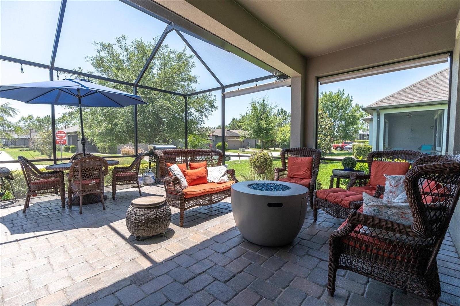RELAX & ENJOY YOUR PRIVATE EXTENED SCREENED LANAI