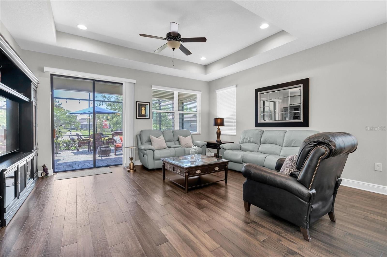 BRIGHT AND CHEERY LIVING ROOM