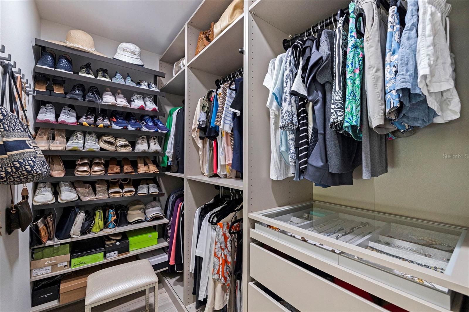 Walk-in closet