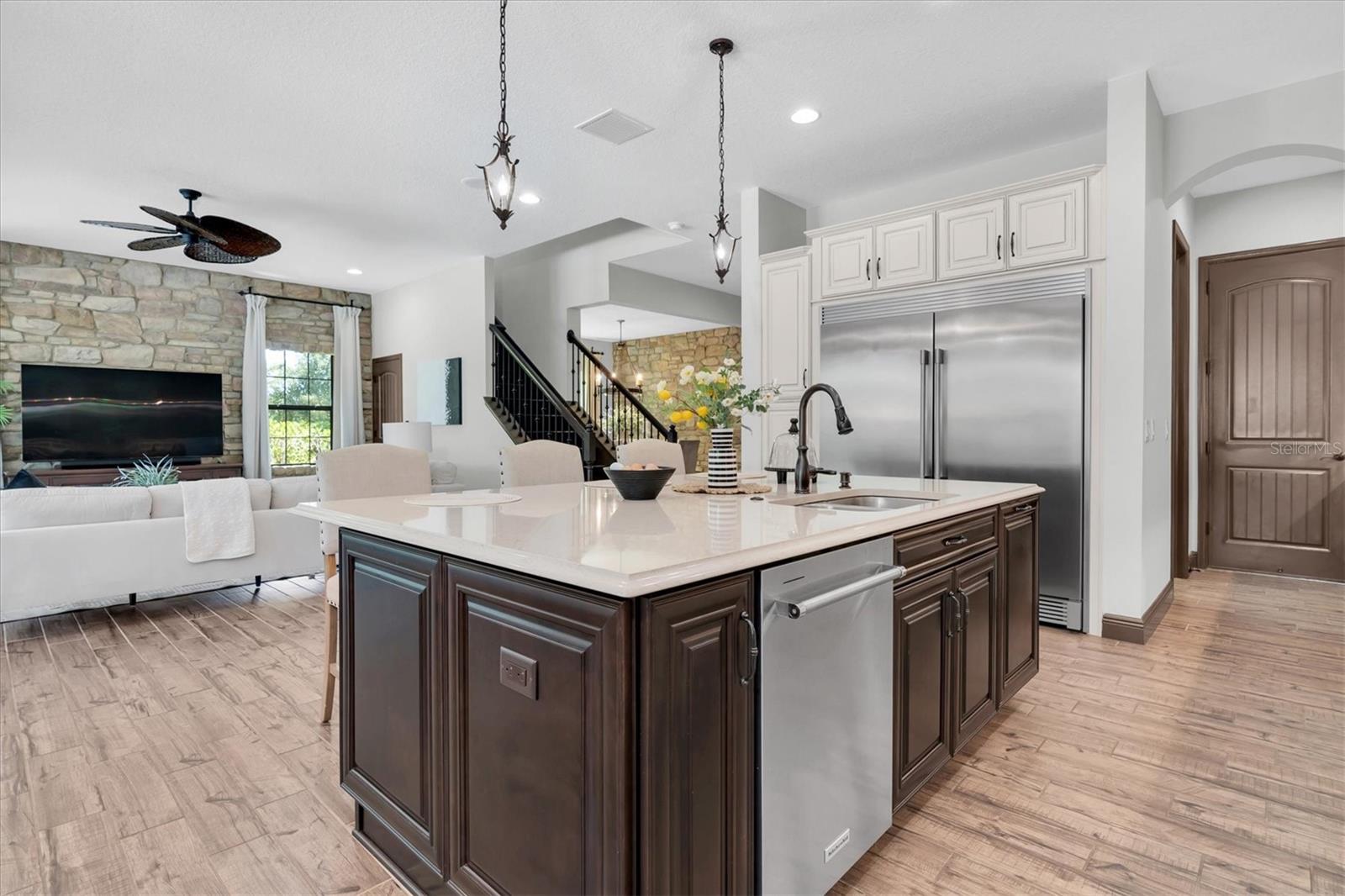 OPEN FLOOR PLAN
