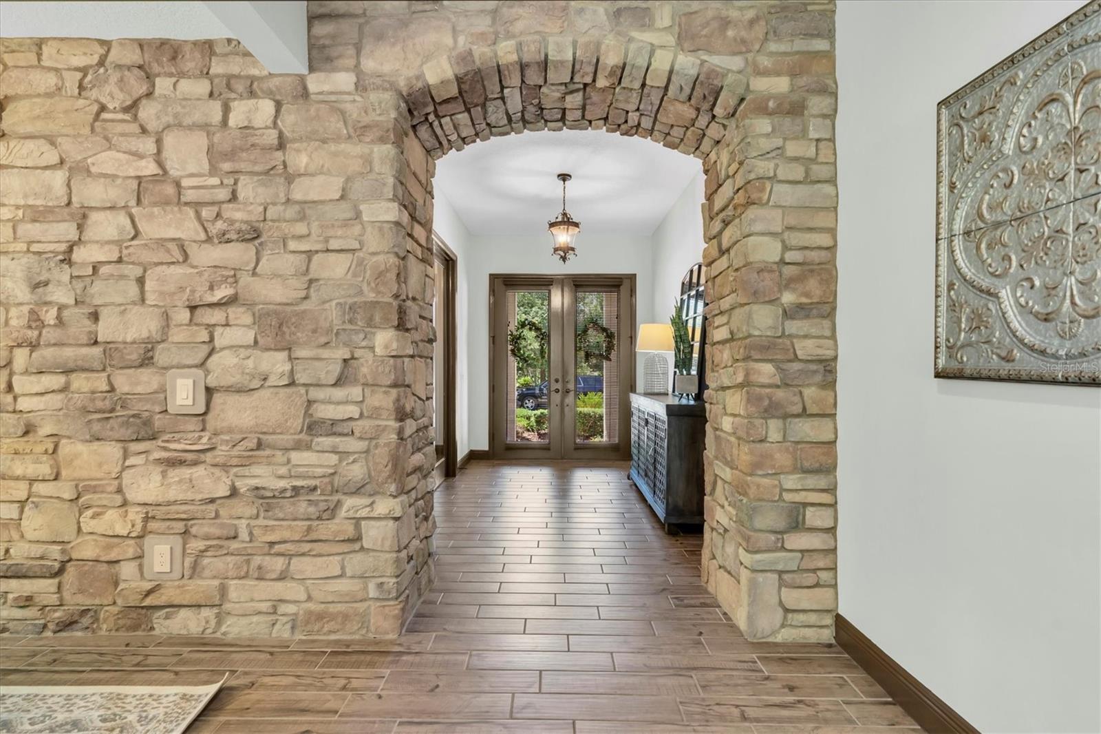 INVITING FOYER