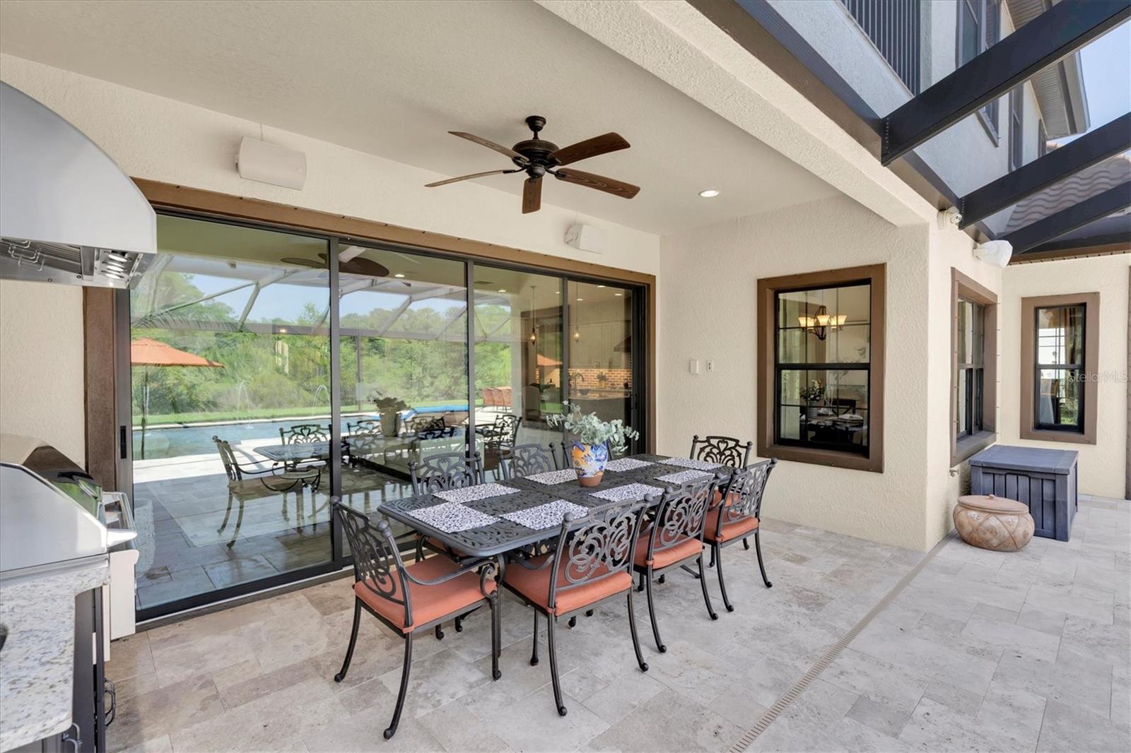 COVERED LANAI