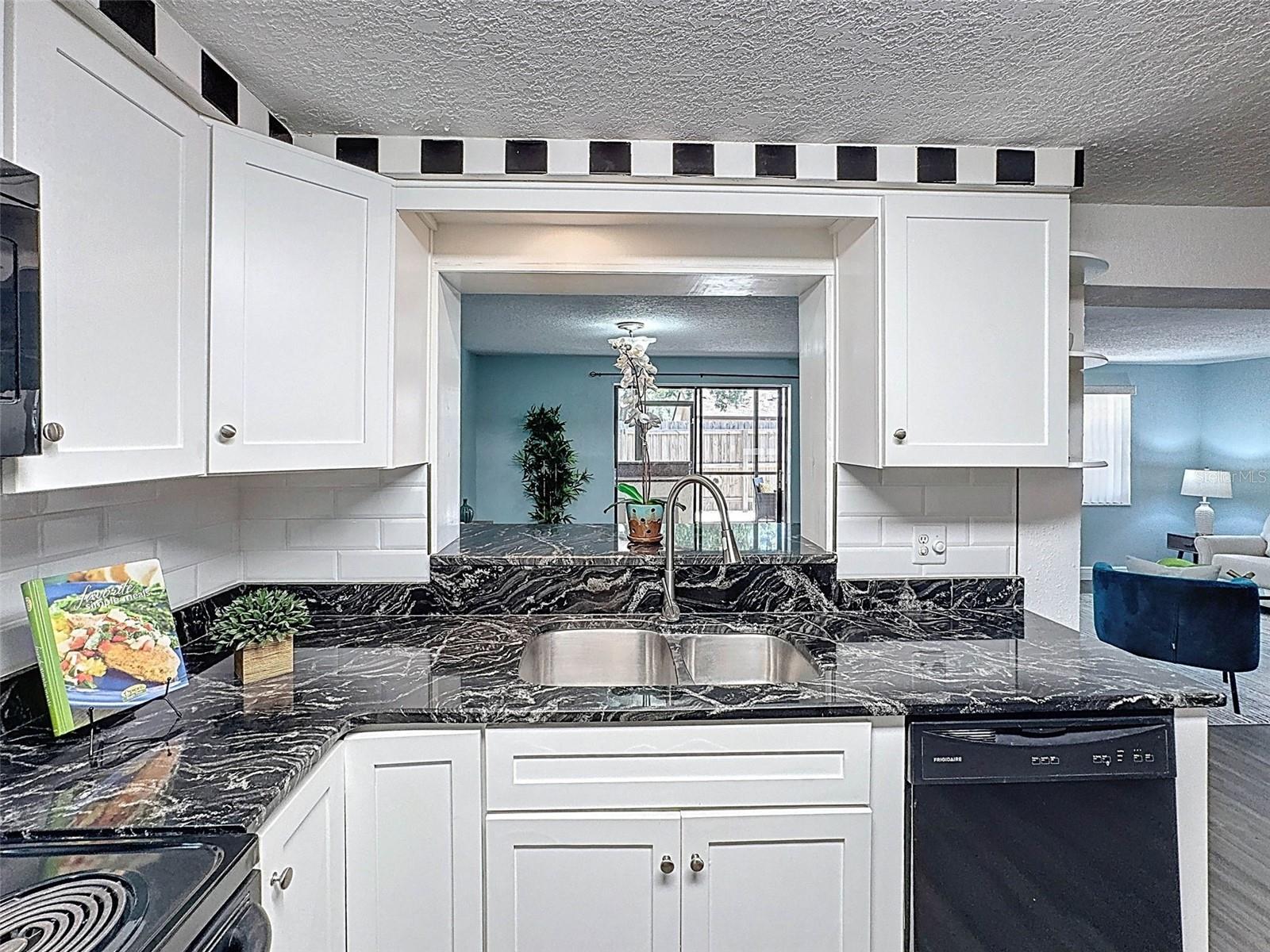 STUNNING COUNTERTOPS