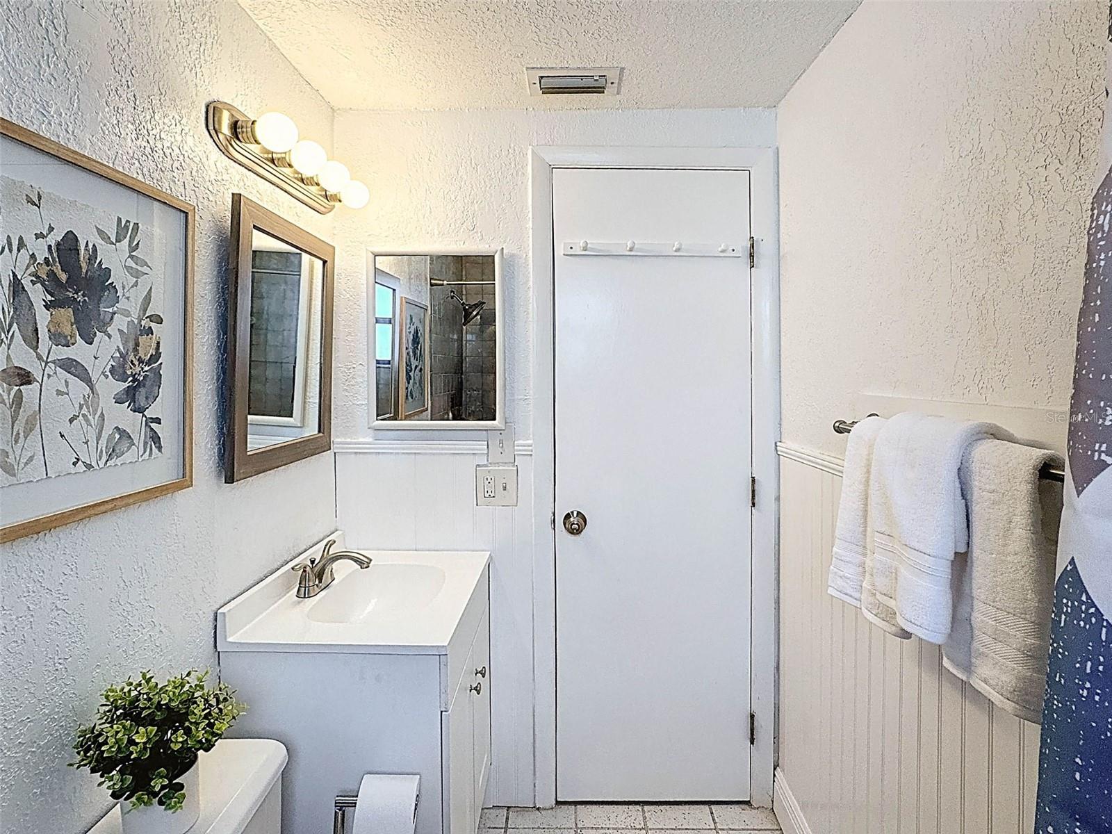 WAINSCOTING WALLS ARE A GREAT TOUCH!