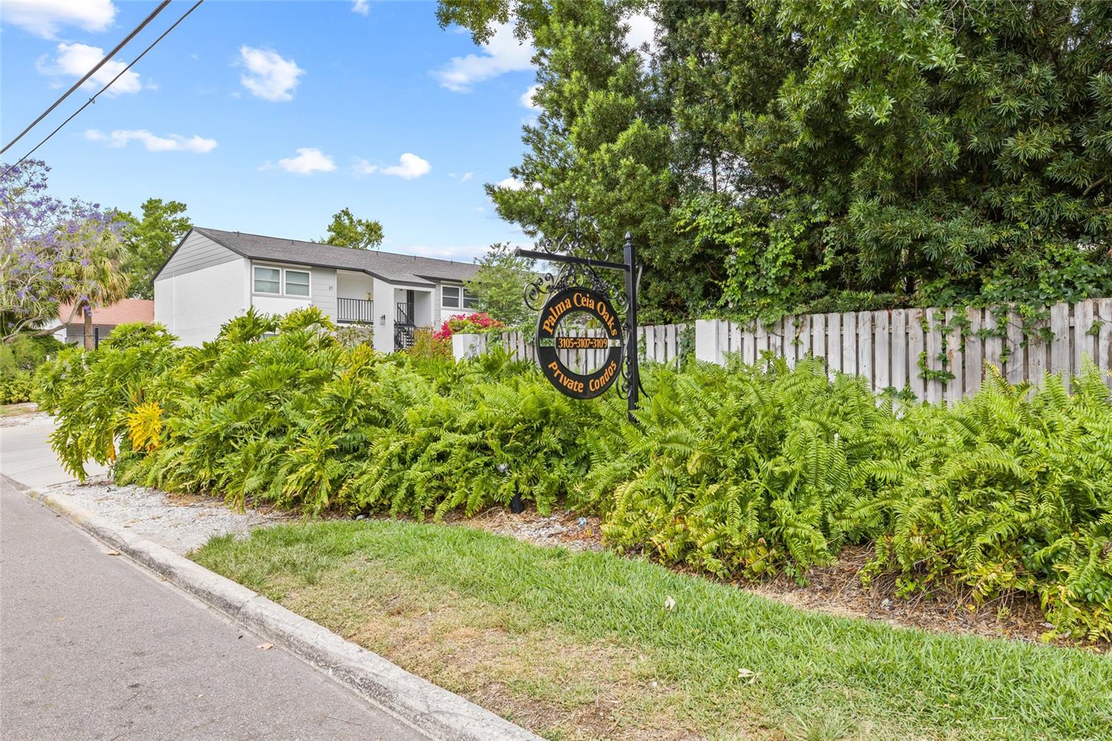 Palma Ceia Oaks Private Condos Best Keep Secret in South Tampa