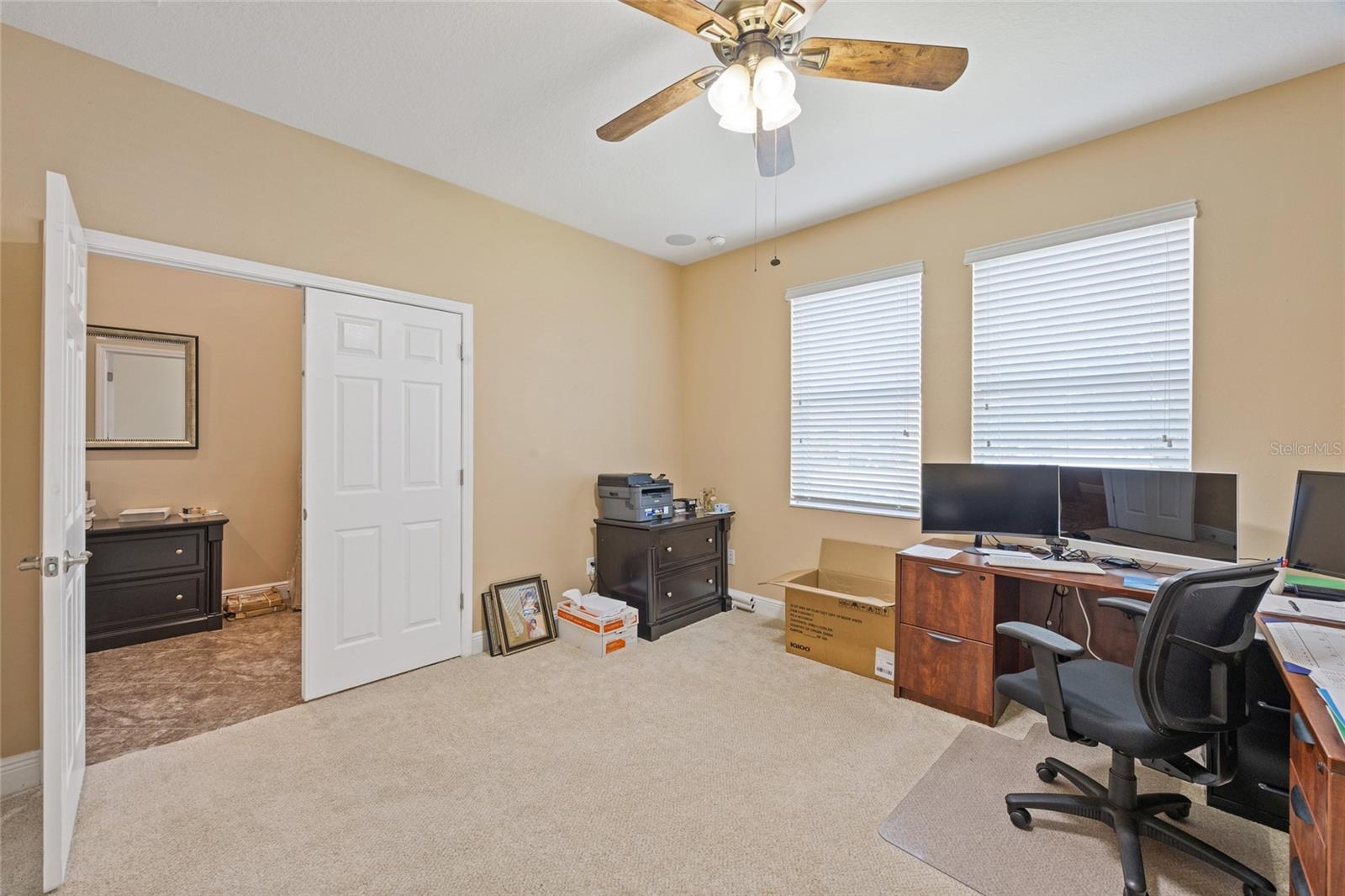 Bedroom/Office