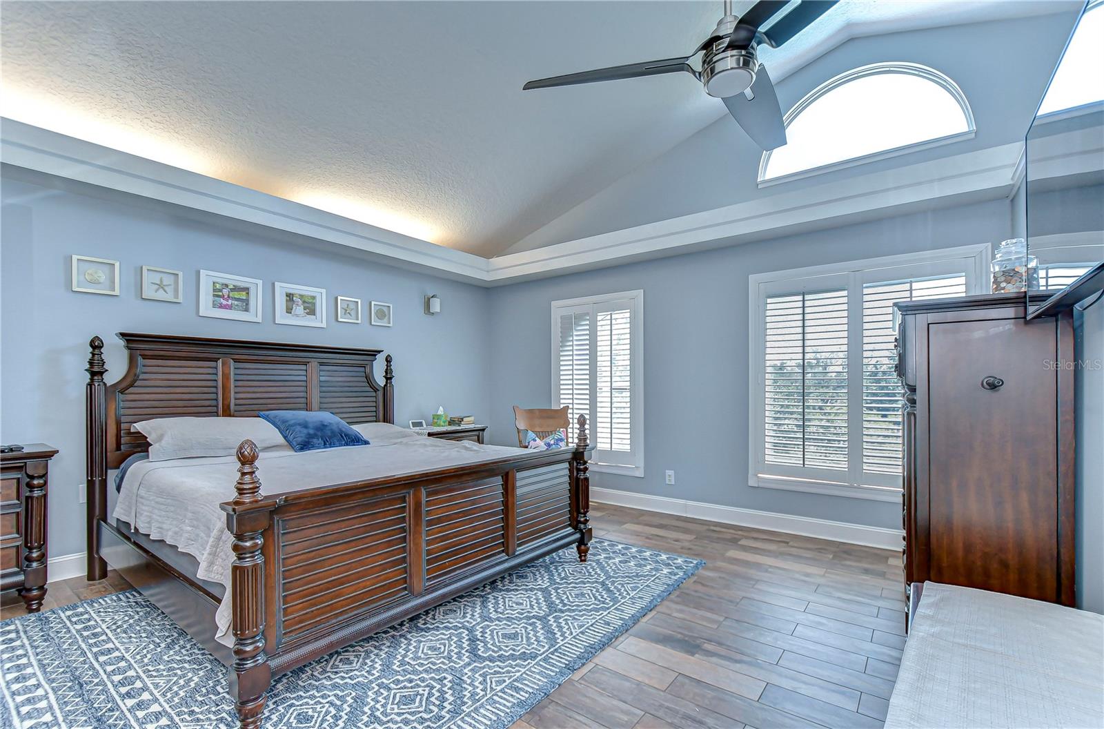 Beautiful primary space with plantation shutters!
