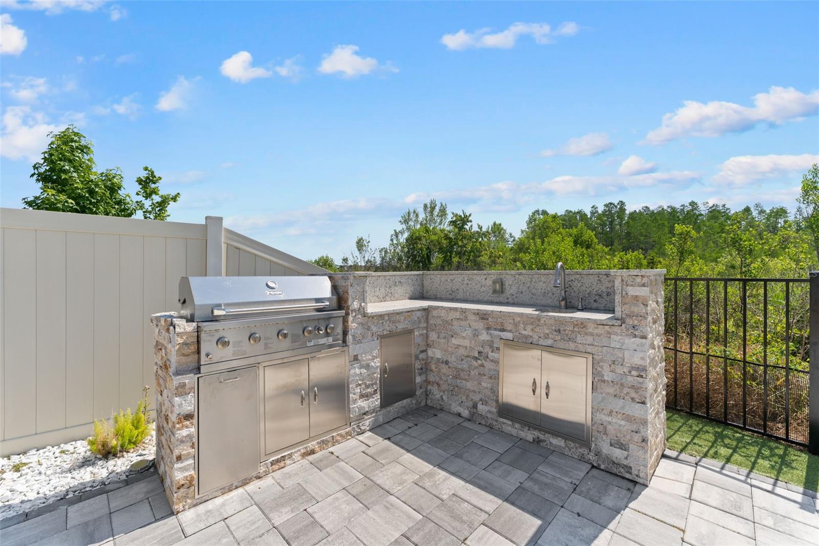 outdoor kitchen