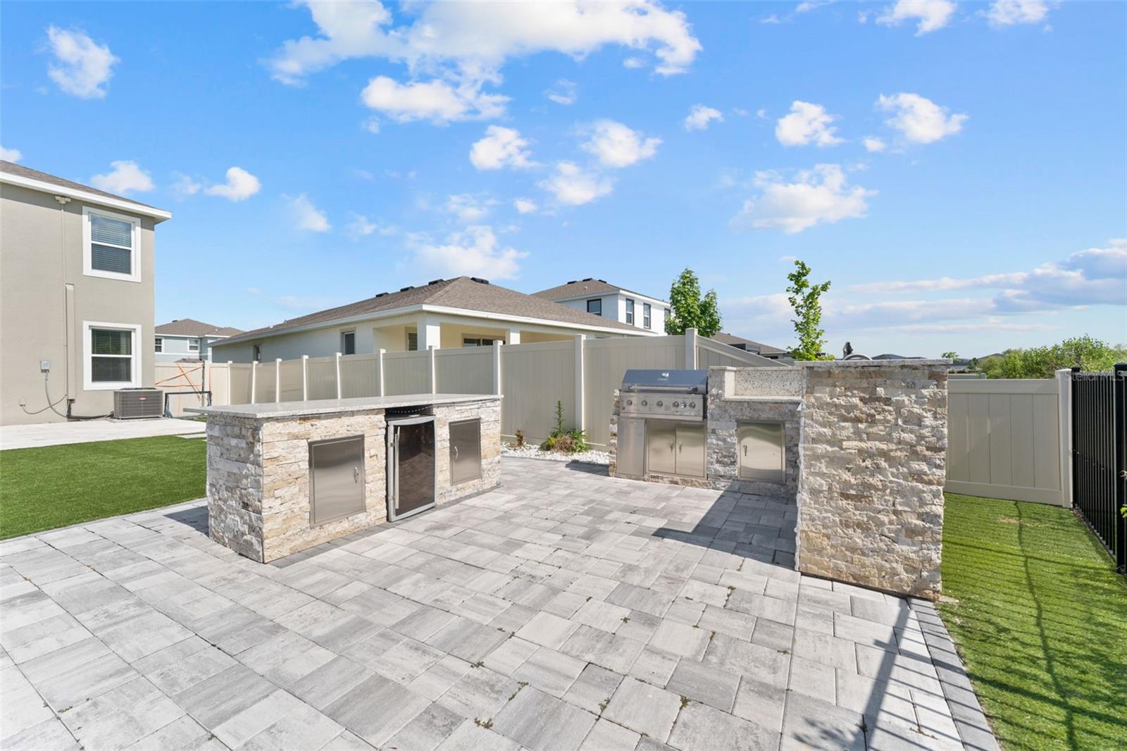 outdoor kitchen