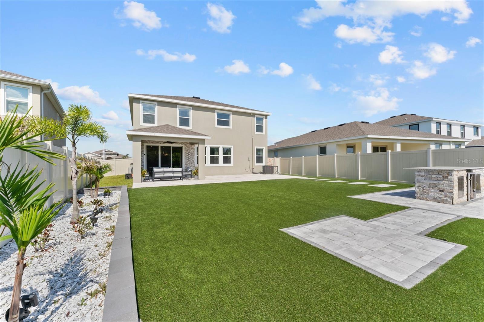 Maintenance free turf & outdoor kitchen
