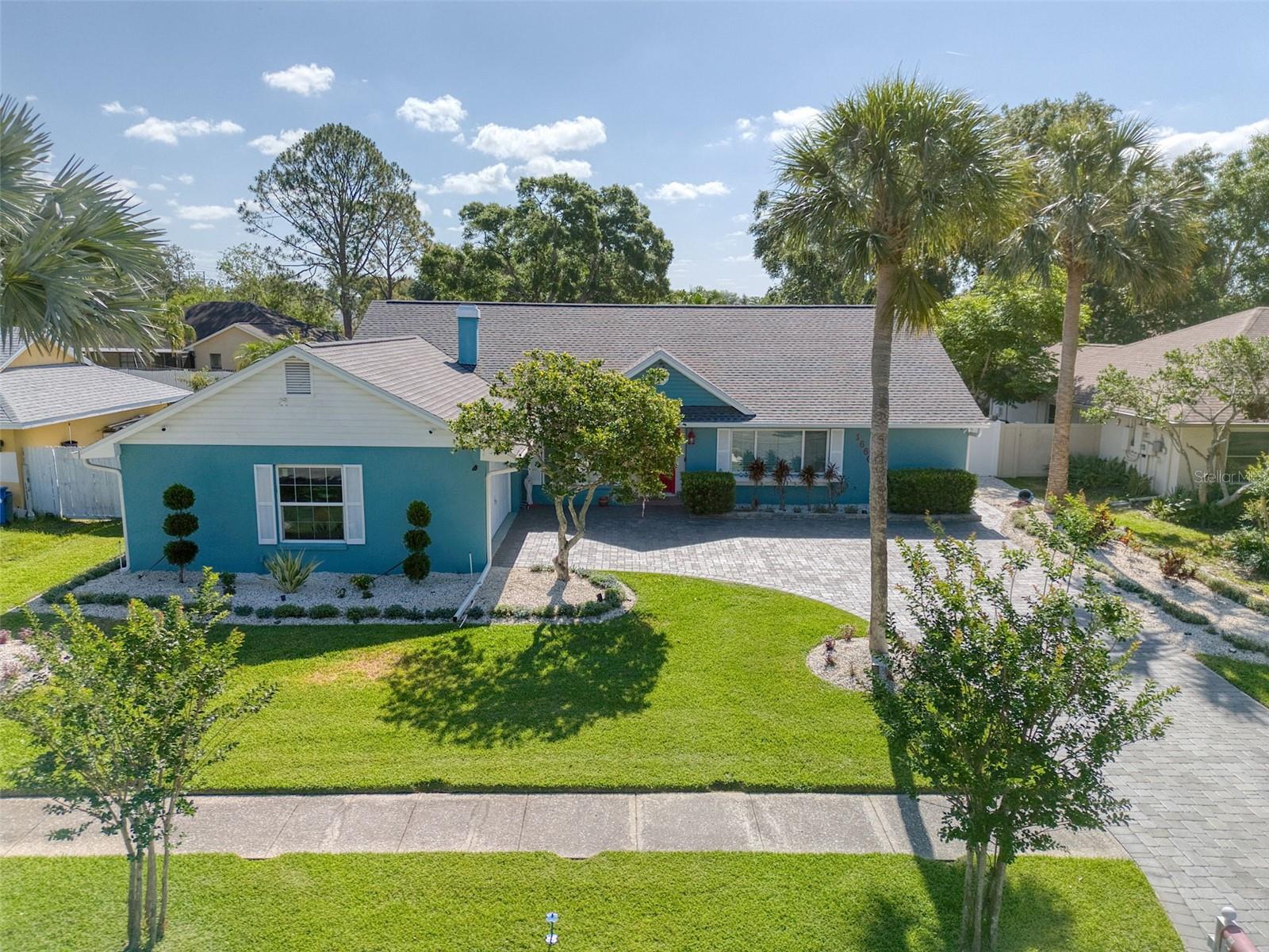 Gorgeous 3/2/2 Luxury Home