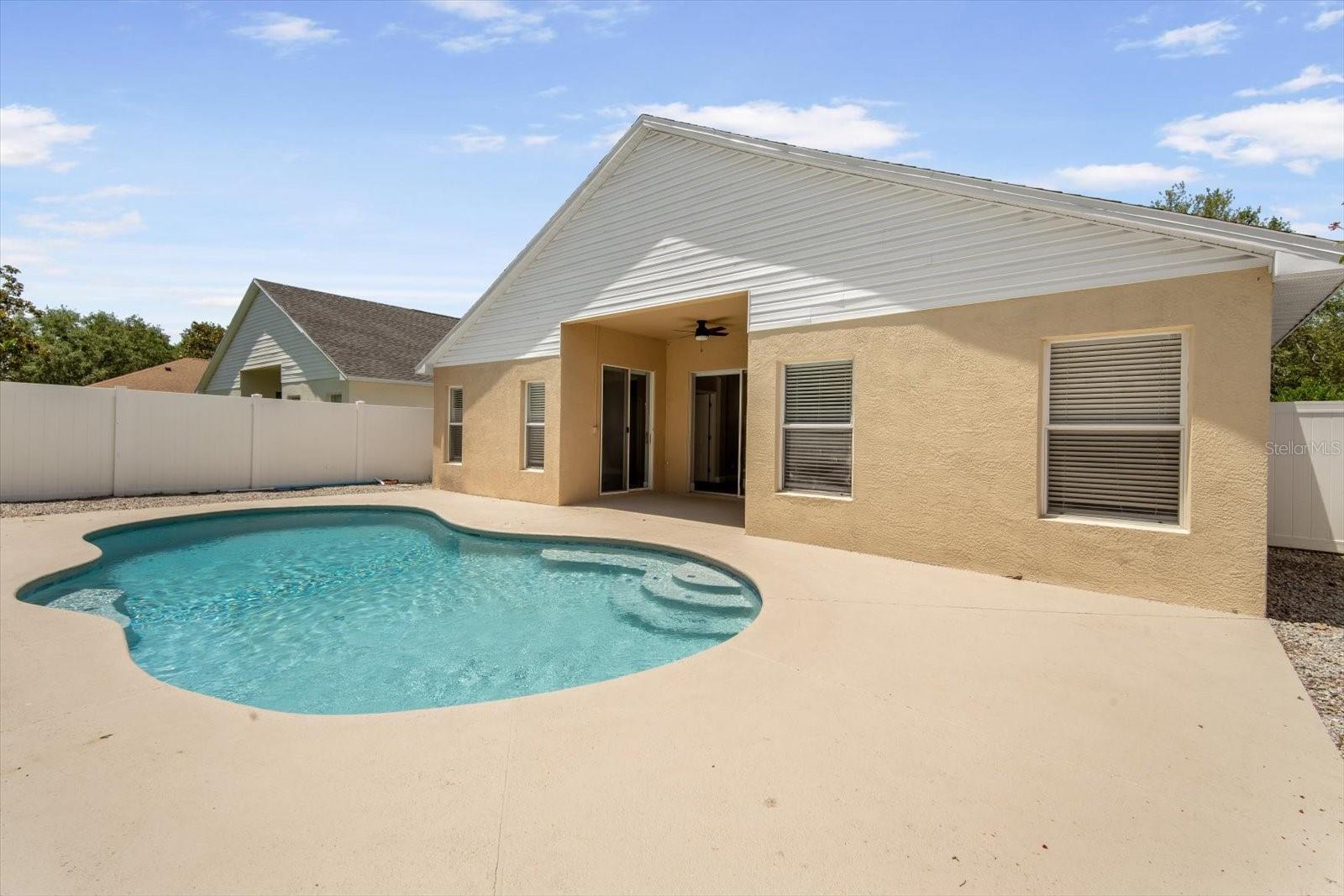 Pool Home - Just in time for Summer