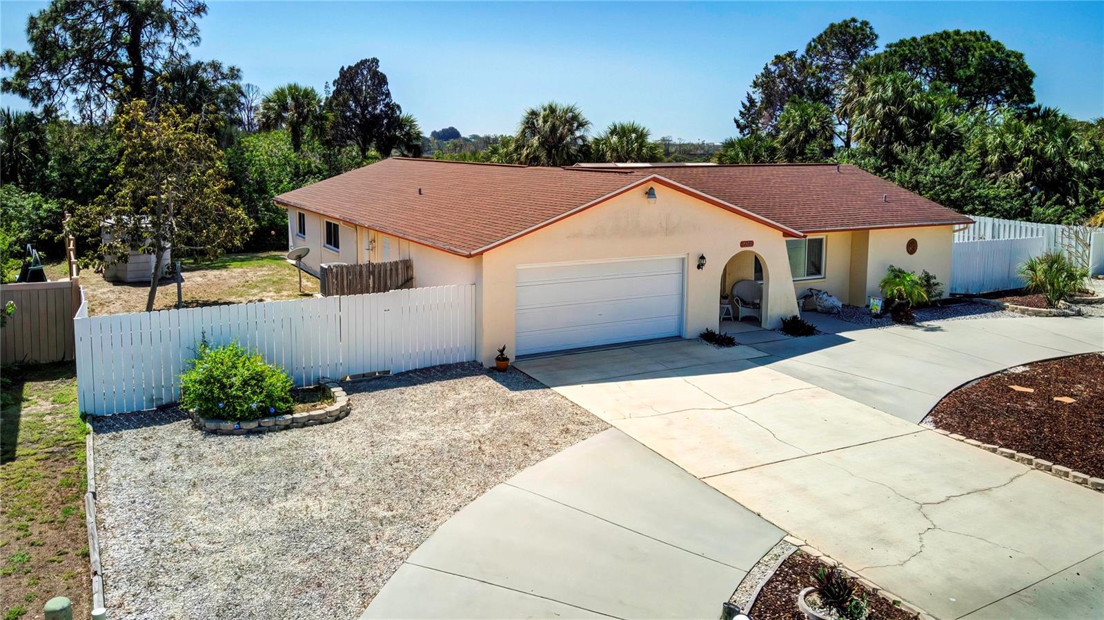 3 Bedroom Pool Home