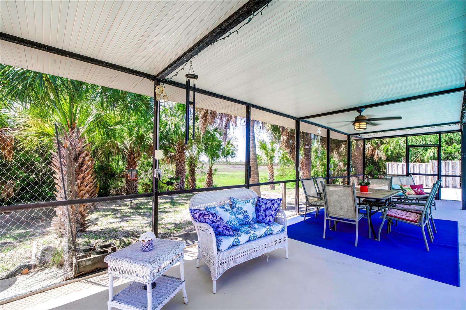 Screened patio 40'x 36' HUGE