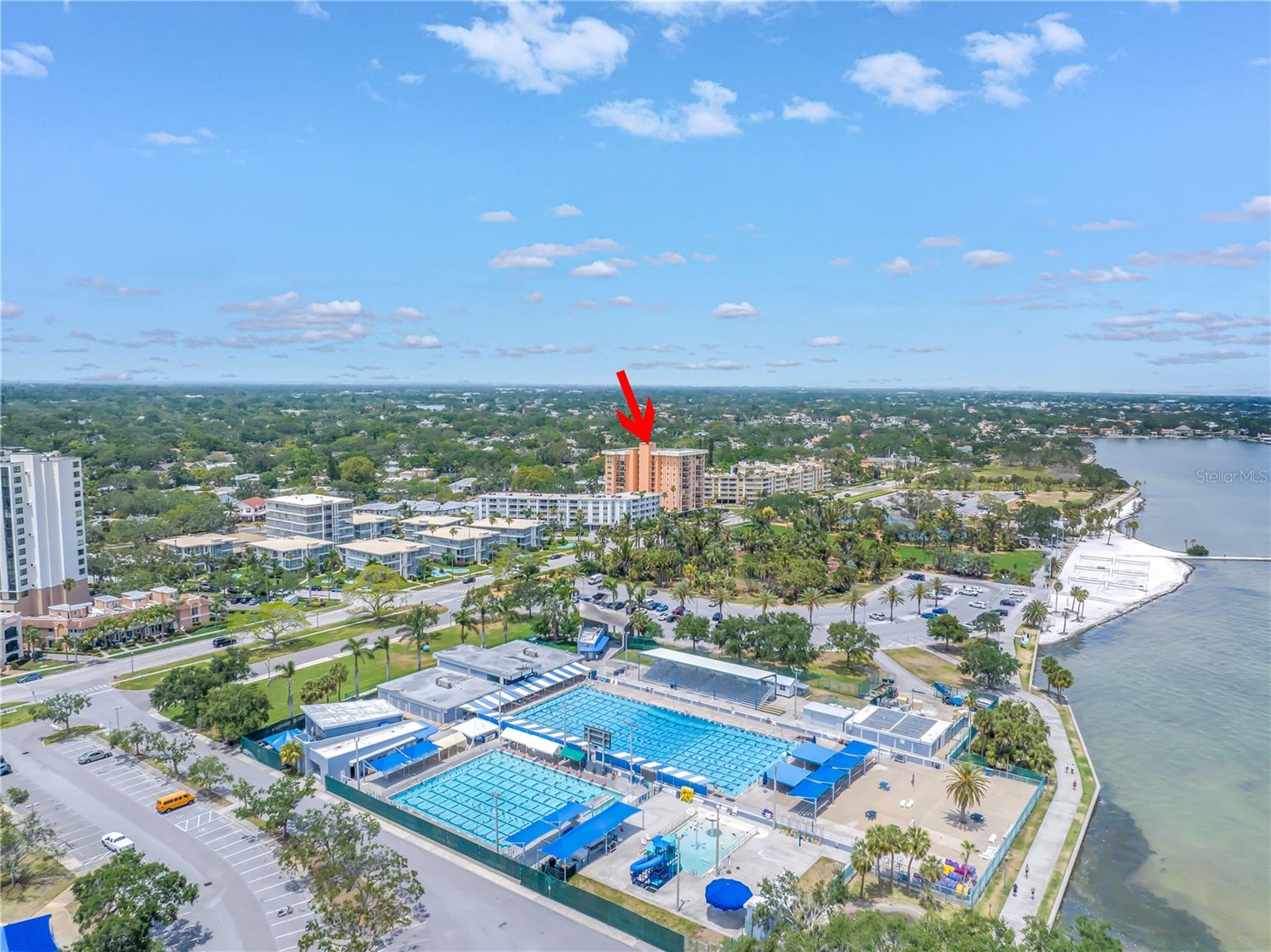 Located along North Shore Park with it's public swimming complex, tennis courts and waterfront sidewalks and green space!
