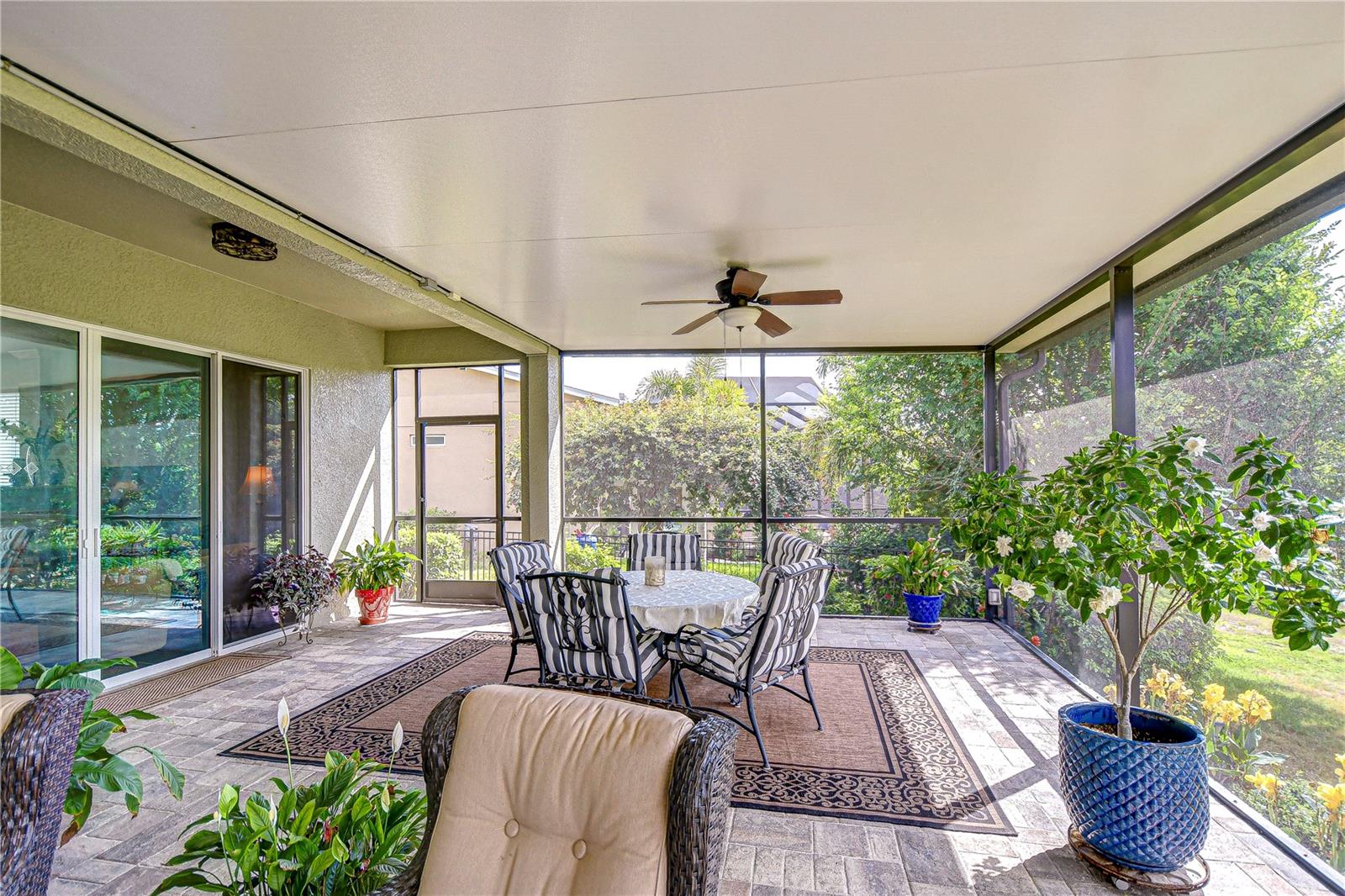Such a tranquil outdoor space overlooking the views and wildlife!