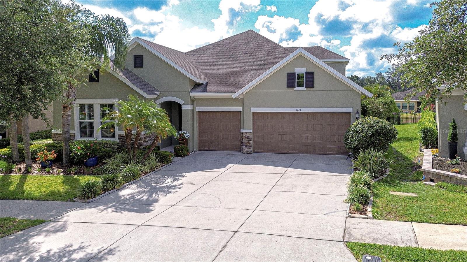 Fresh exterior paint in 2025!