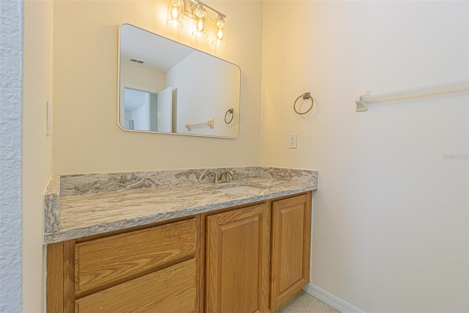 Primary Bathroom With Beautiful Granite.