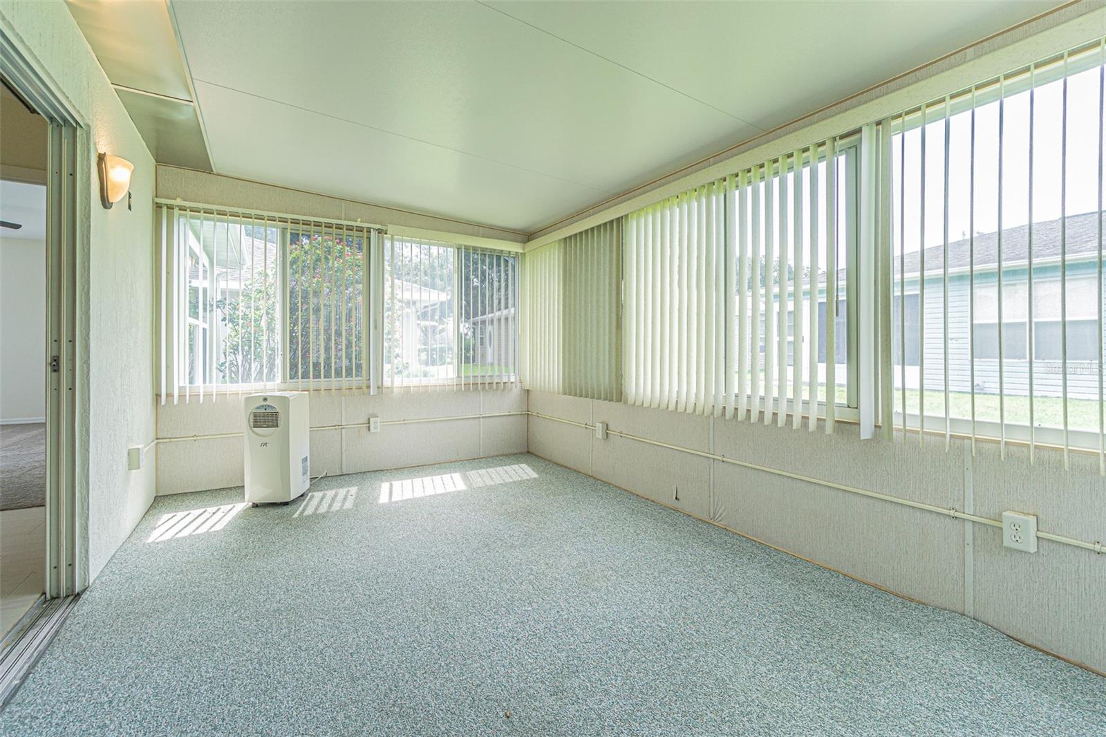 Large Lanai w/Real Windows.