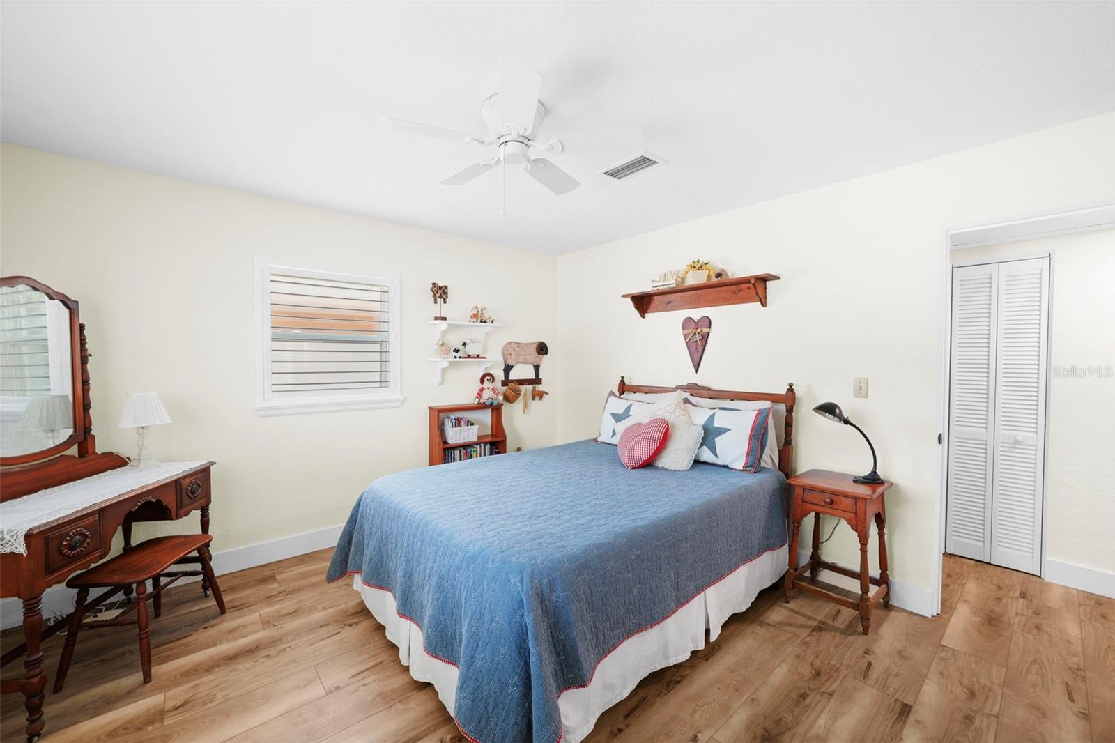 Guest bedroom 1