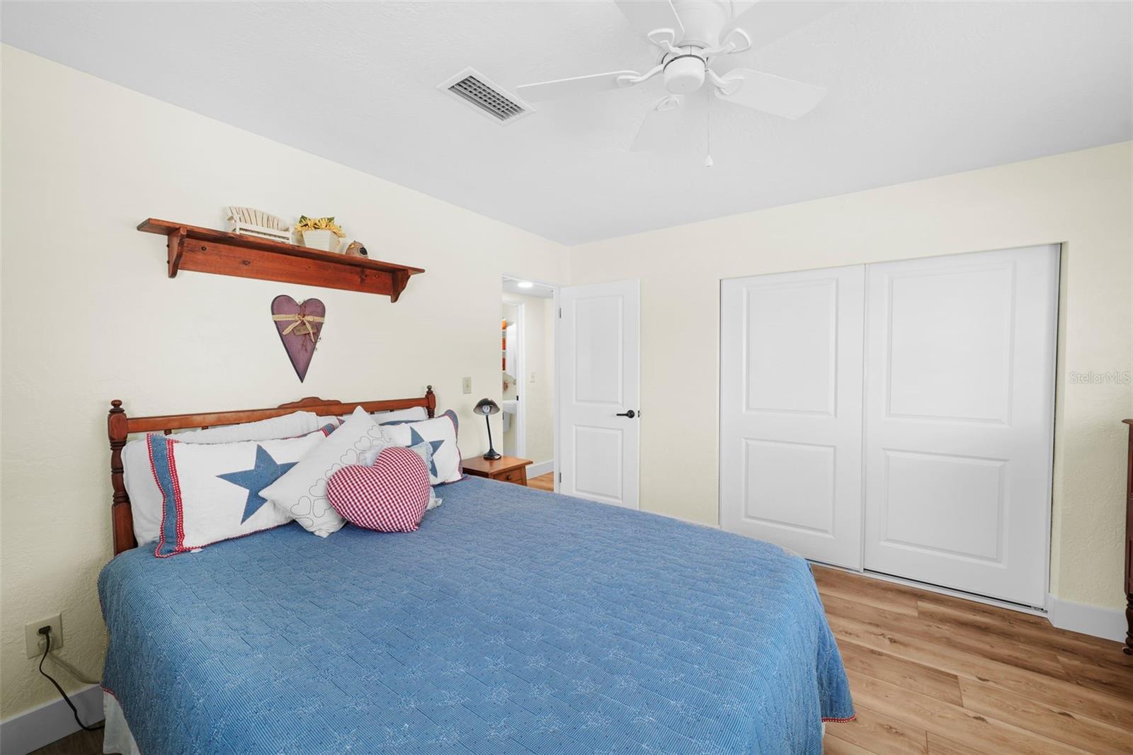 Guest bedroom 1