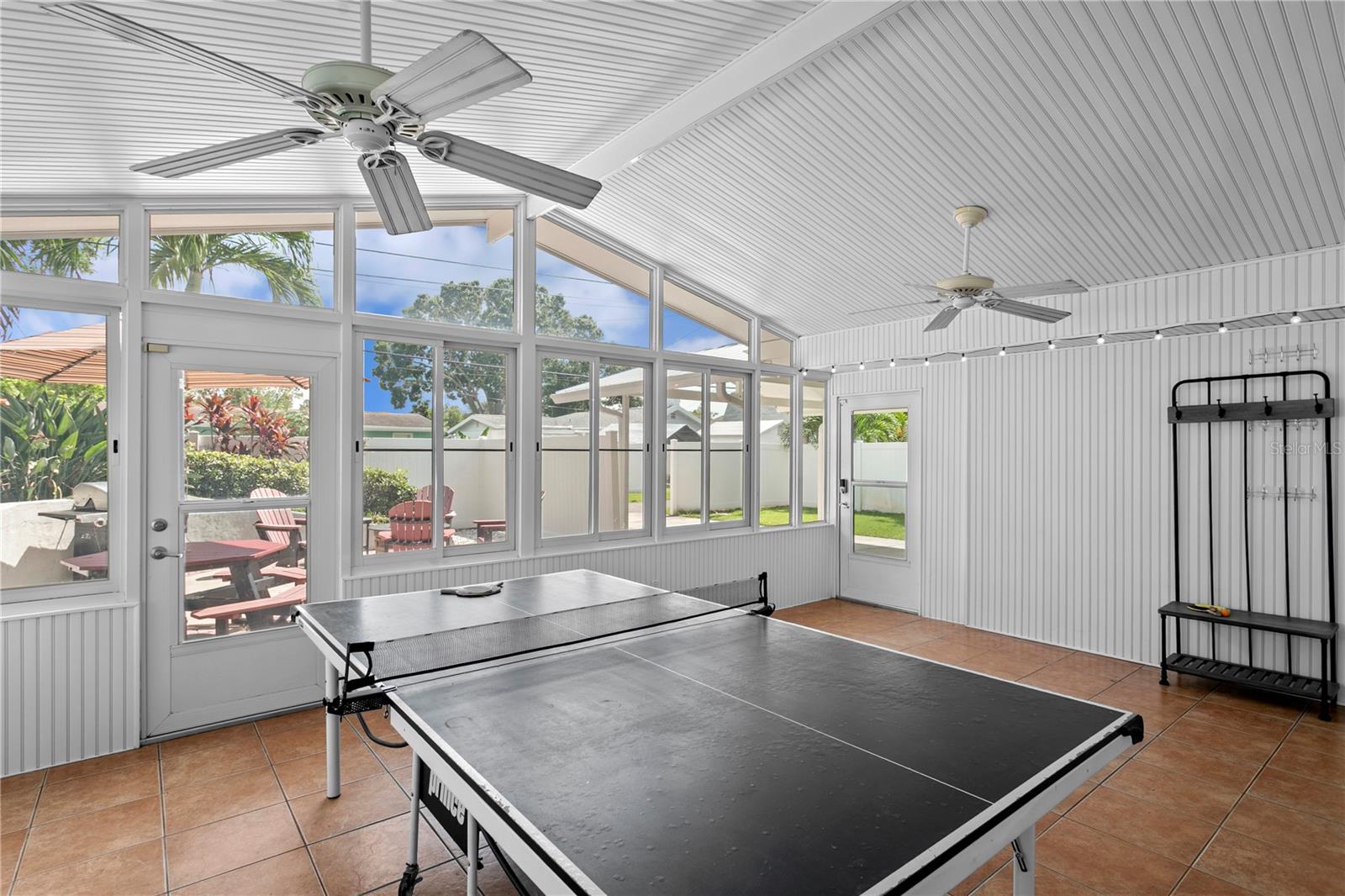 Large bonus space, with portable HVAC unit
