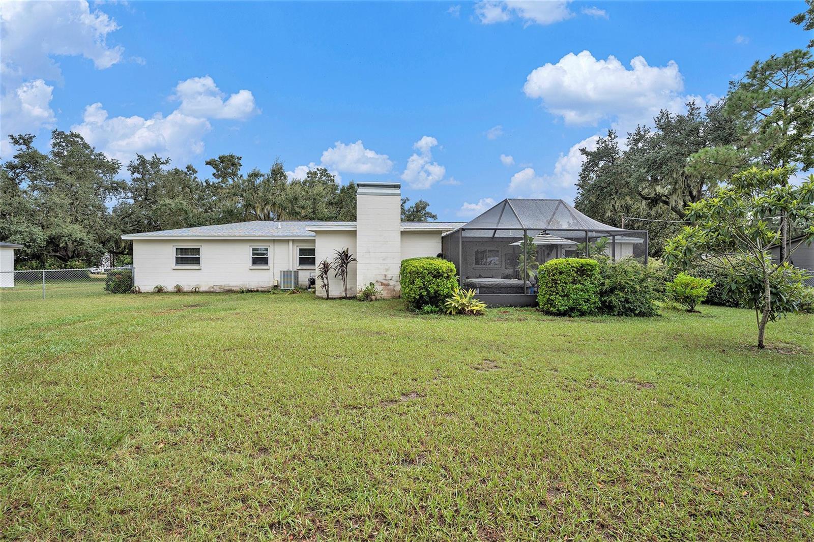 626 Marphil Loop, Brandon, FL 33511 - Backyard