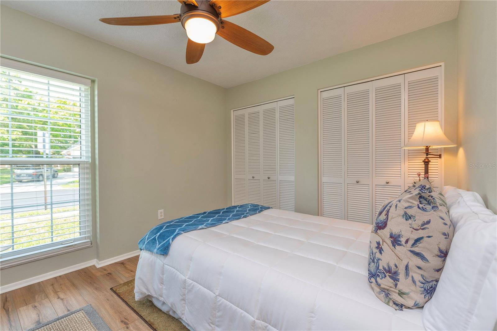 Guest bedroom.