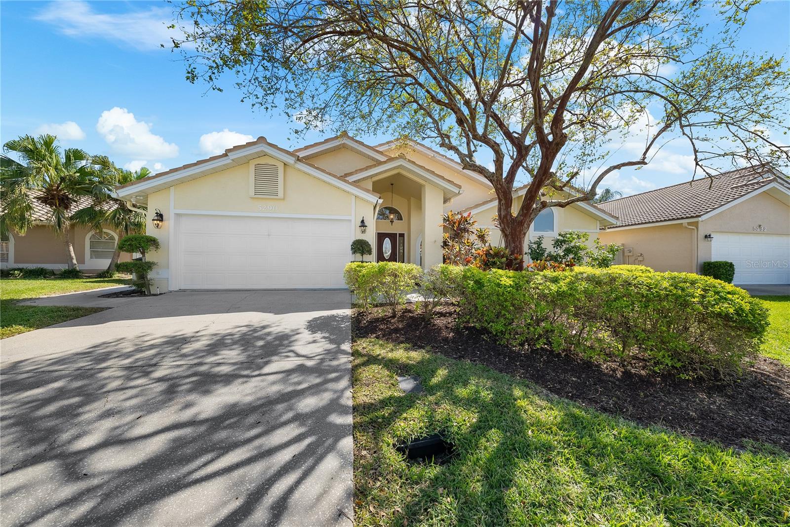 Beautiful 3/3 single family home with low monthly HOA of $333