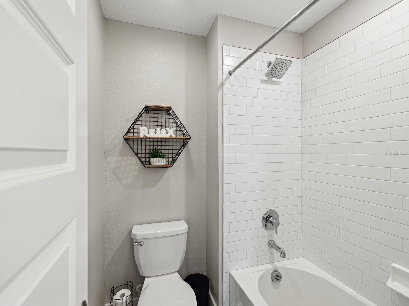 2nd Bath separate toilet and tub/shower