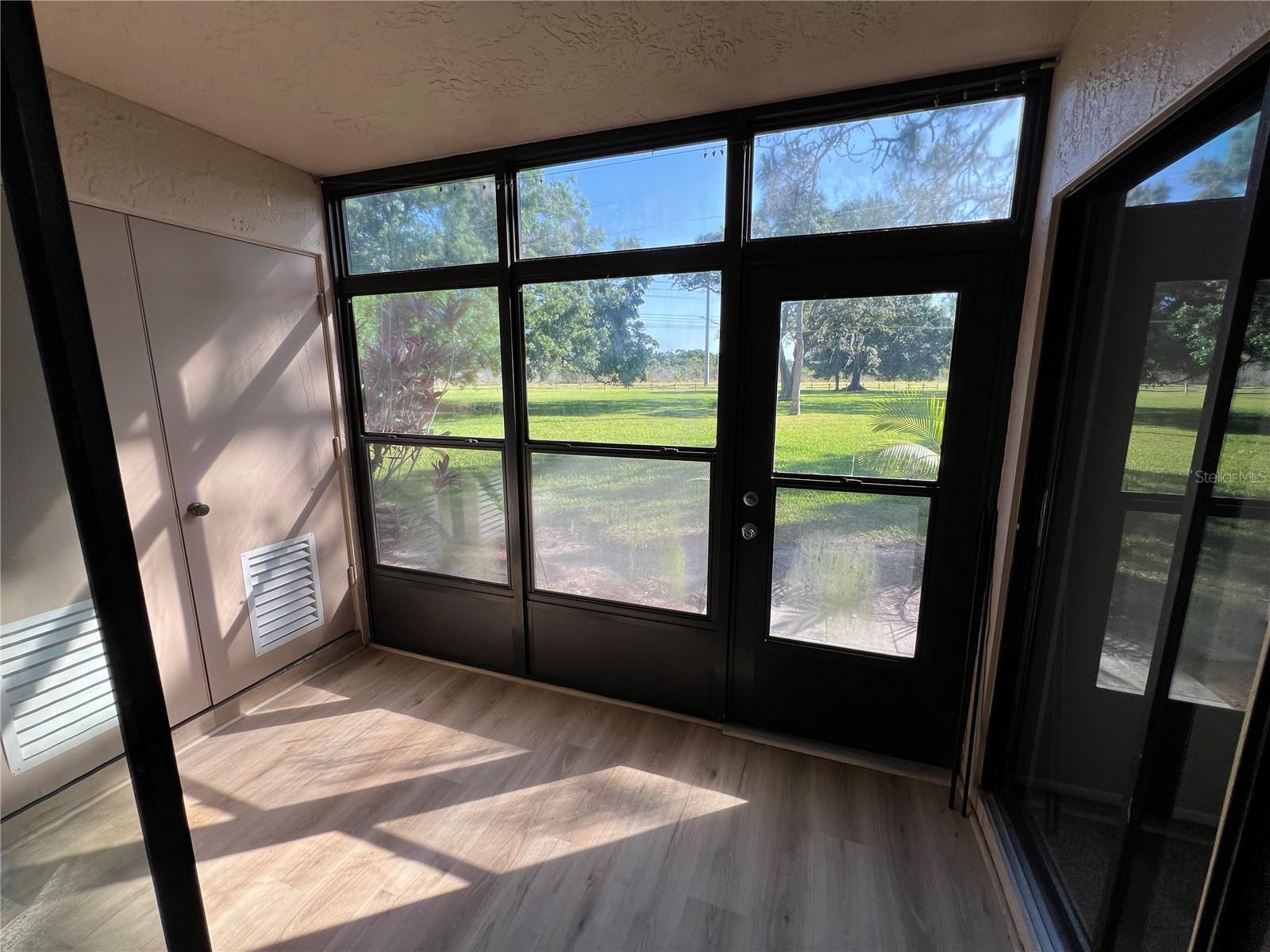 Oversized lanai with a beautiful view