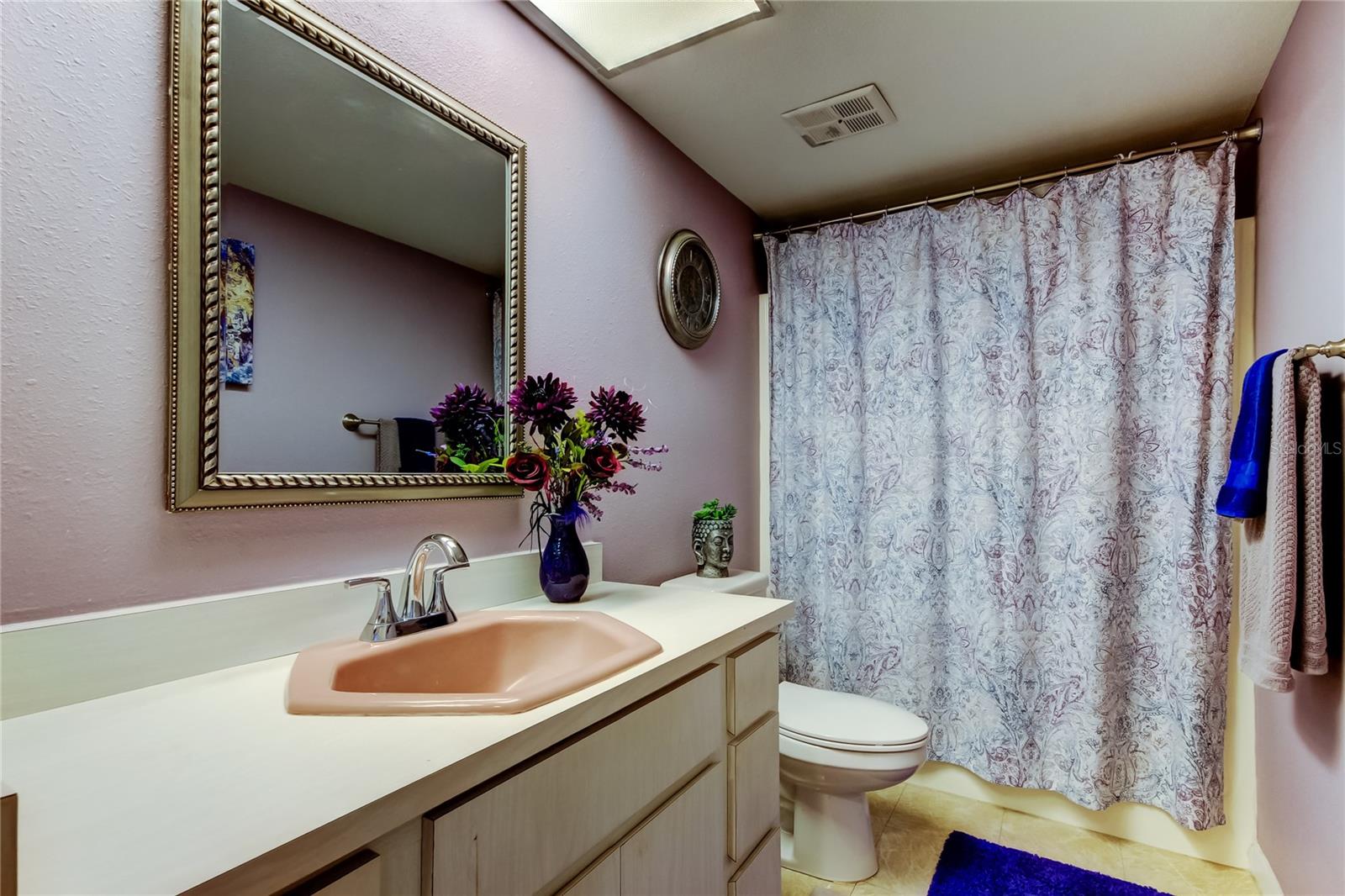 upstairs full bathroom