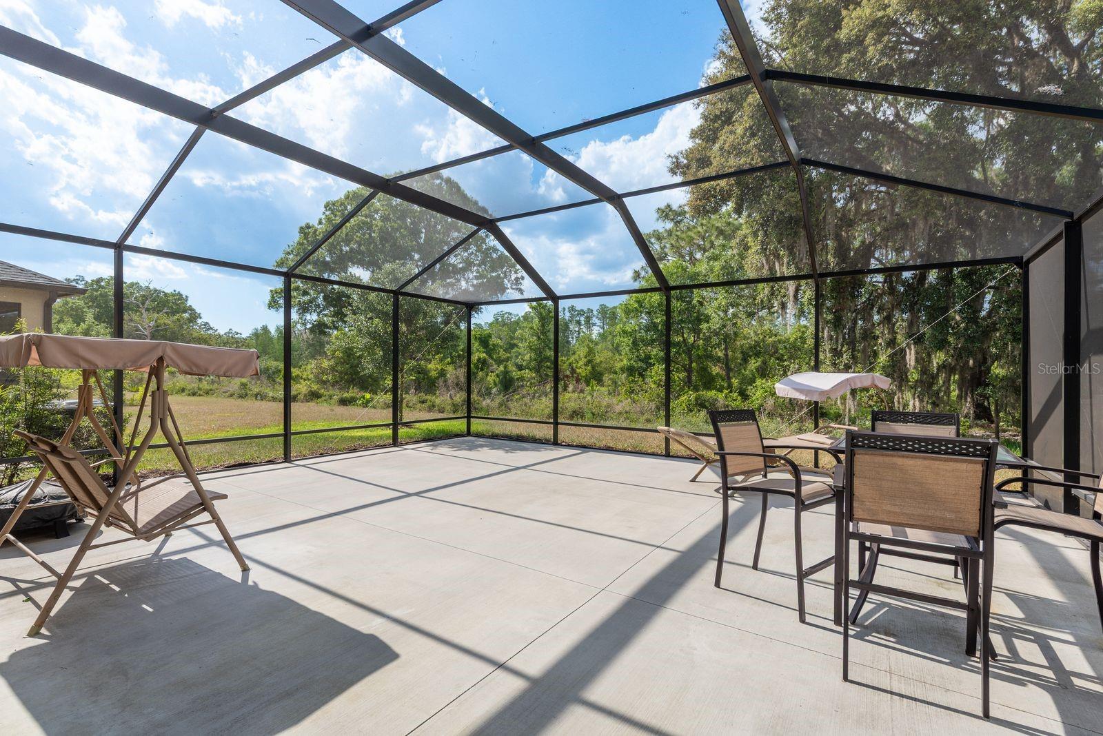 Extra large screened in Lanai 28X26