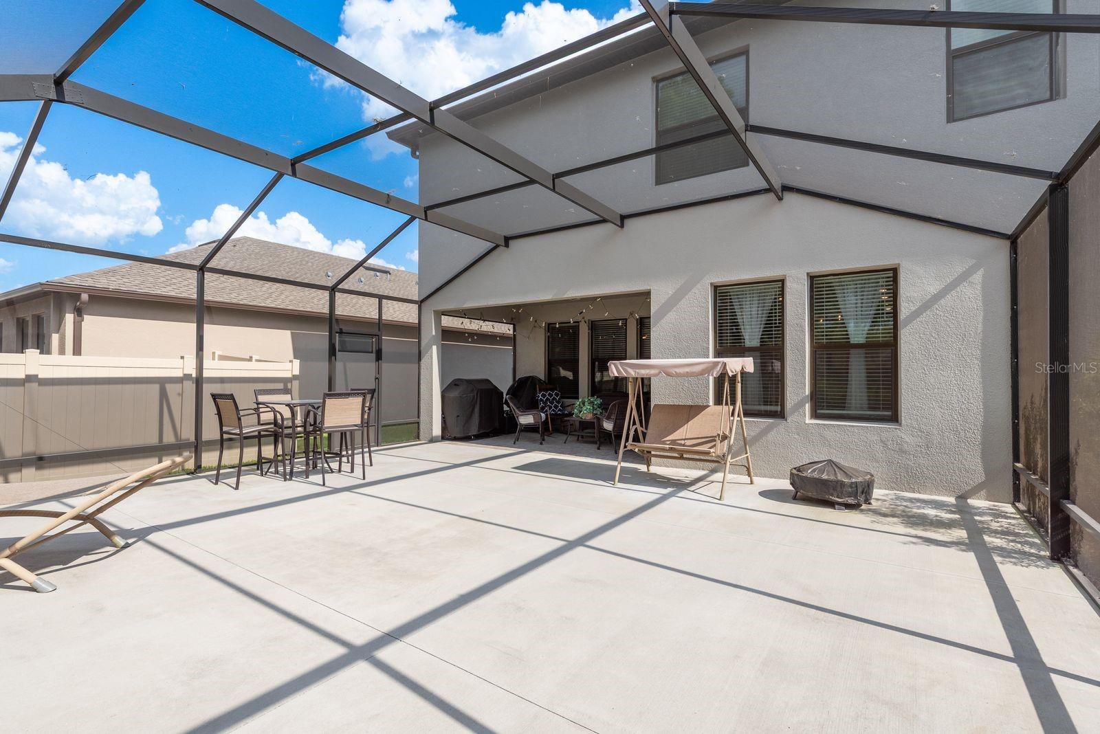 Extra large screened in Lanai 28X26