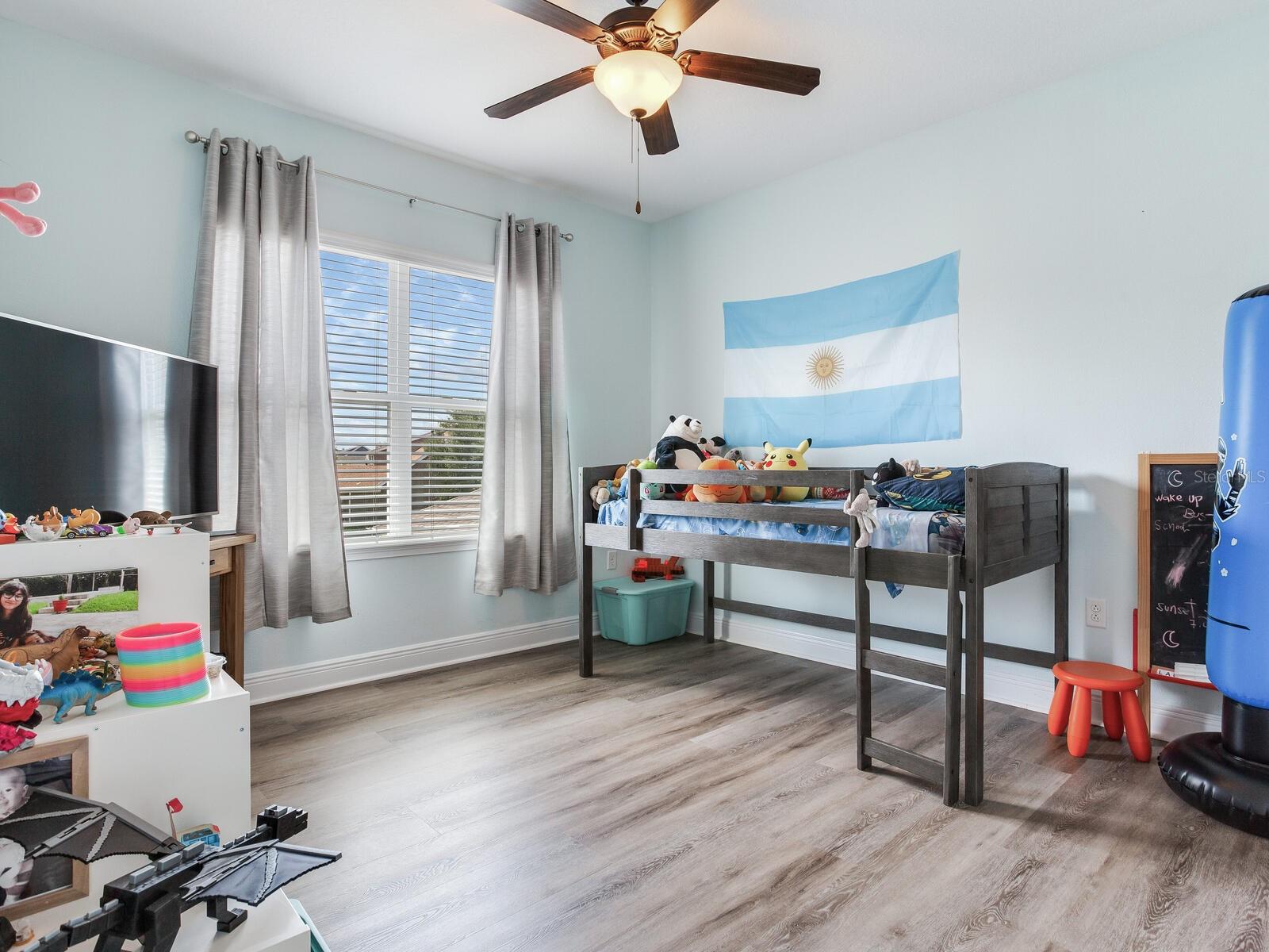 2nd bedroom