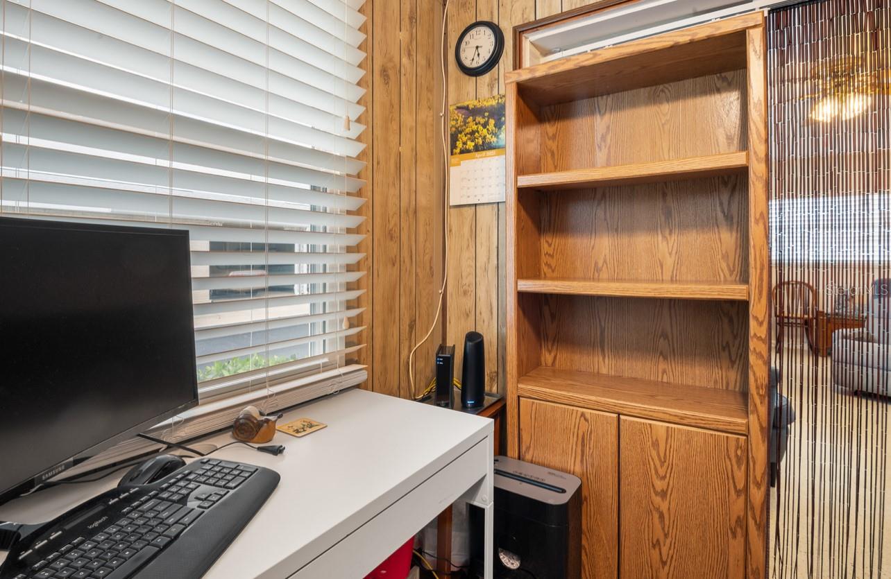 Office / flex space