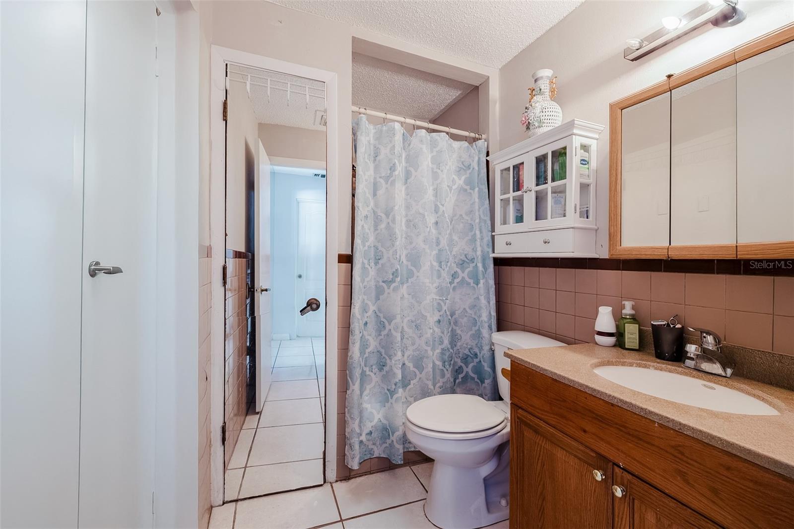 Apartment's Bathroom