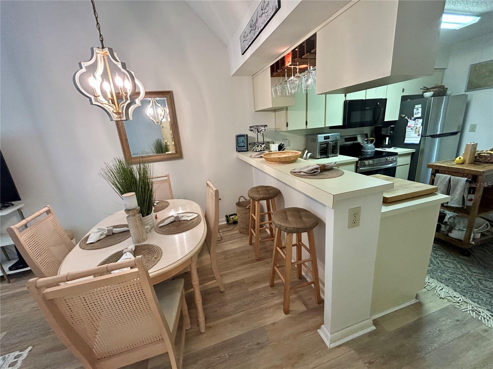 Counter top seating