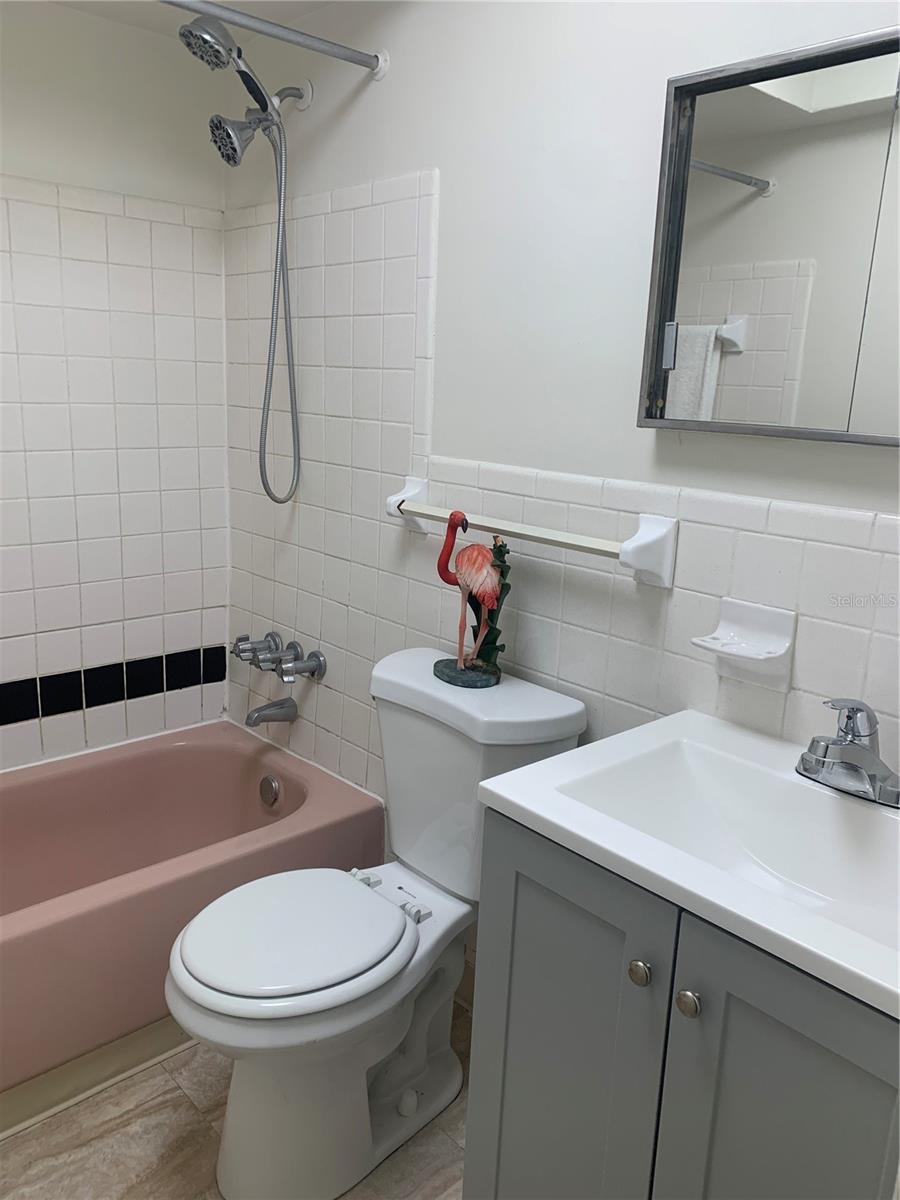 Nostalgic bathtub in good condition.